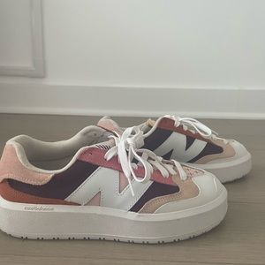brand new New Balance® CT302 Sneakers
-unisex size: US men's 7, women's 8.5